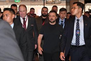 记者：那不勒斯下周正式报价萨马尔季奇，提供250万欧年薪5年合同